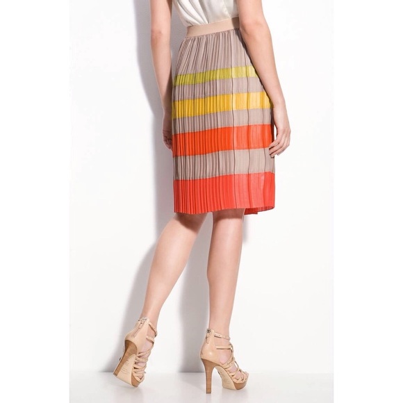 BCBGMAXAZRIA Pleated Beige Selita Pencil Skirt Elastic Waist Colorblock Striped - Picture 4 of 5